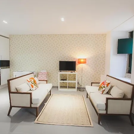 Loving Chiado - Ground Floor شقة
